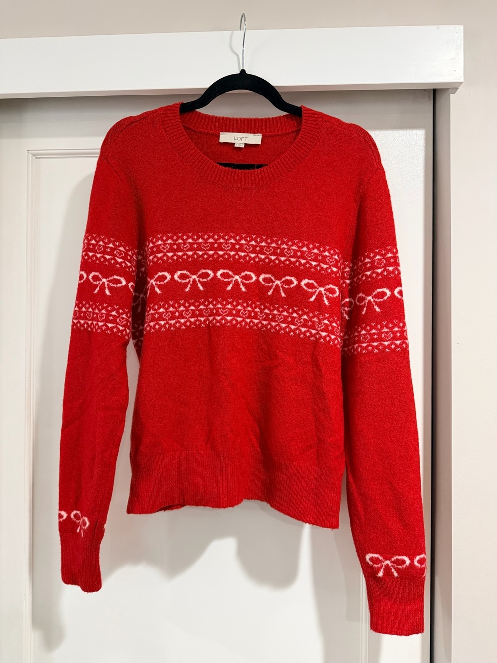 EUC Loft Red Crewneck Fair Isle Design with Bows Size Small